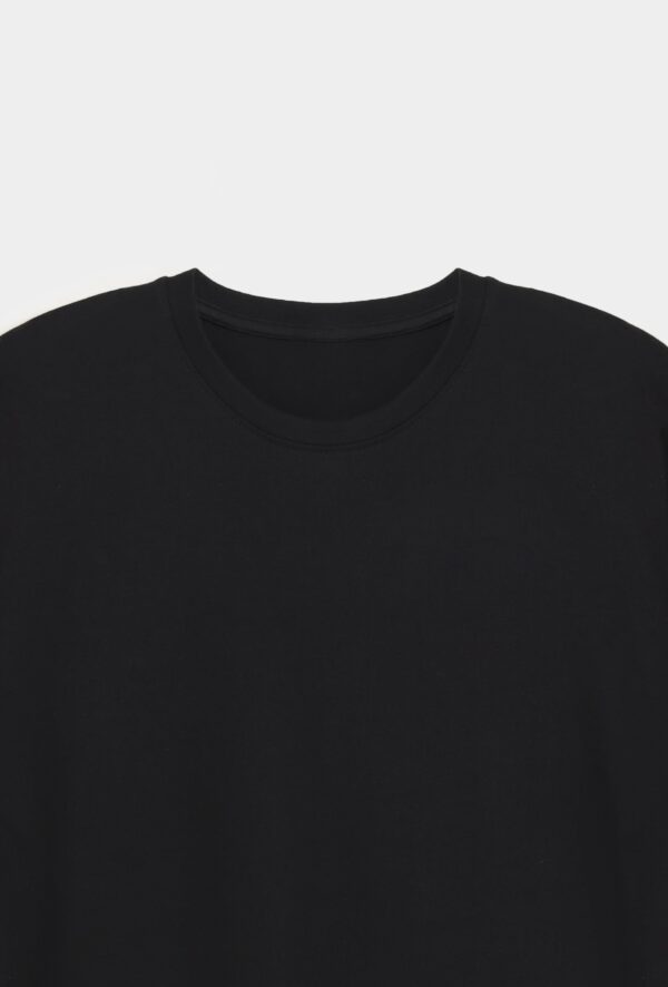 black basic tee - zoom